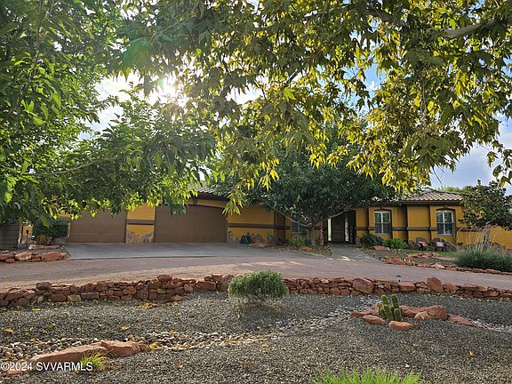 4th image of 924 Tierra Verde Circle