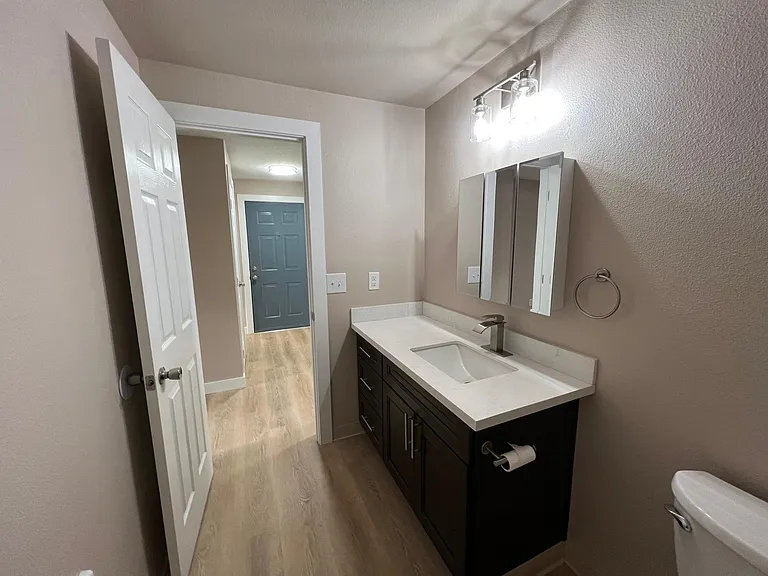 706 Browning Ave S #4 — Photo 20
