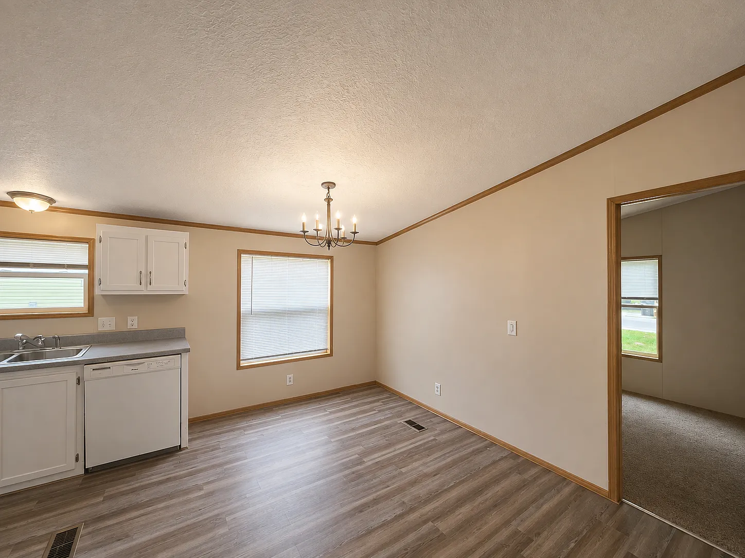 3 bed, 1232 sqft, $1,249 — Photo 3