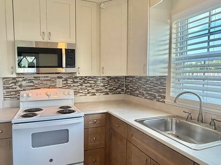 33 Wooley St #B — Photo 6
