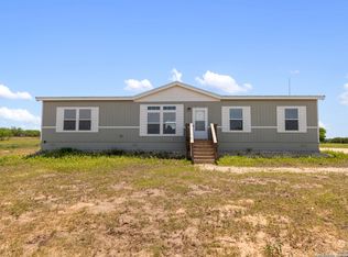 517 County Road 314, Floresville, TX 78114