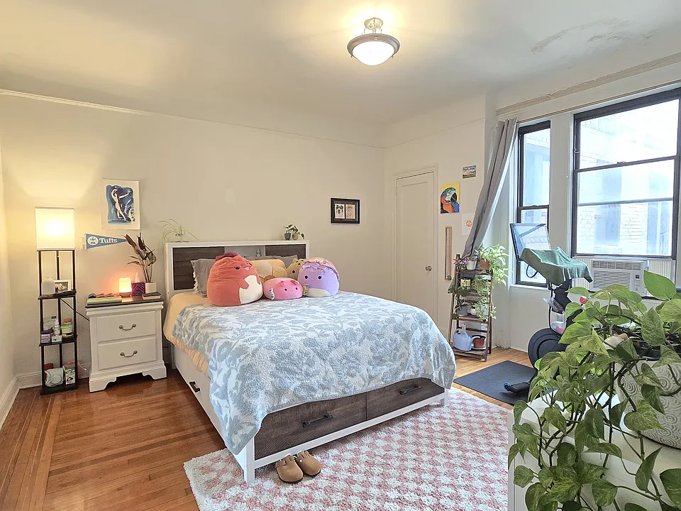 515 Cathedral Pkwy #9C