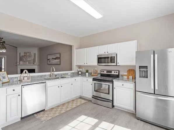 610 Canyon Lake Cir, Morrisville, NC 27560