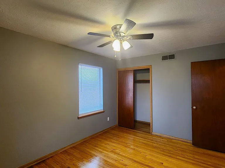 209 W Coe Dr — Photo 29