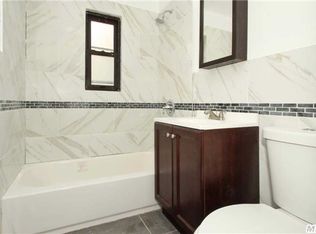 12829 236th St, Rosedale, NY 11422