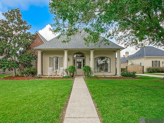 2nd image of 15097 Fieldwood Cir