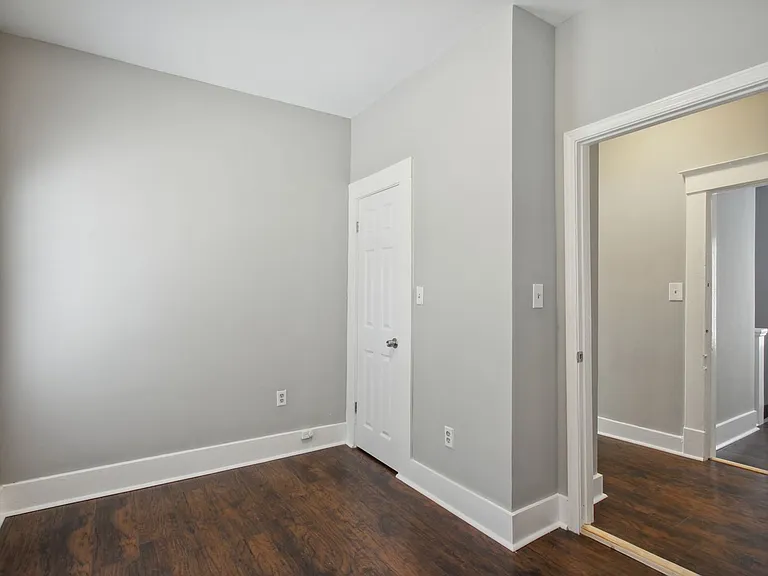 1002 W 44th St — Photo 10