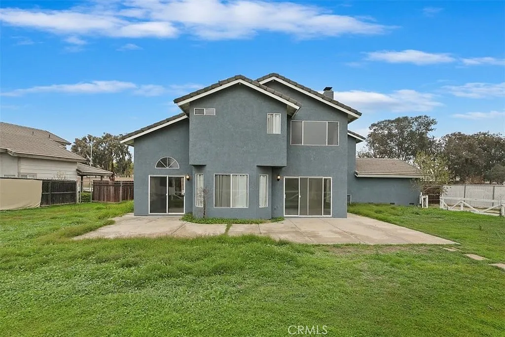 5 bed, 2301 sqft, $4,795 — Photo 4