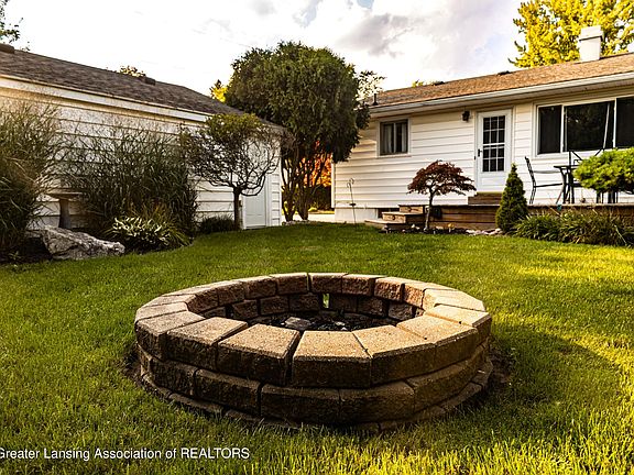 3rd image of 3221 Sunnylane