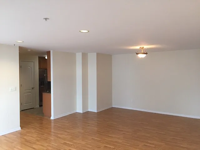 3 bed, 1637 sqft, $6,000 — Photo 4