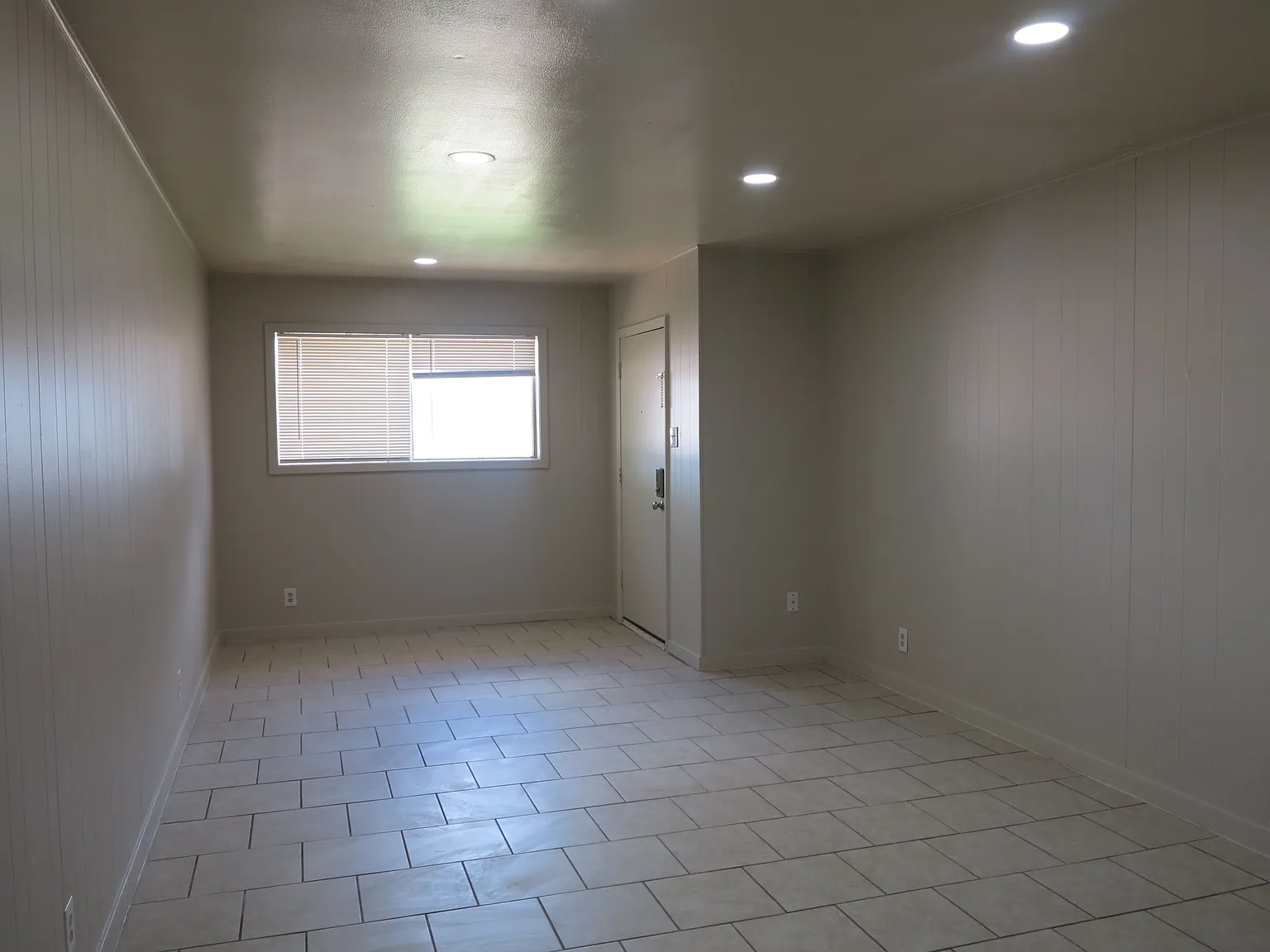2 bed, 1.0 bath, $1,225 — Photo 2