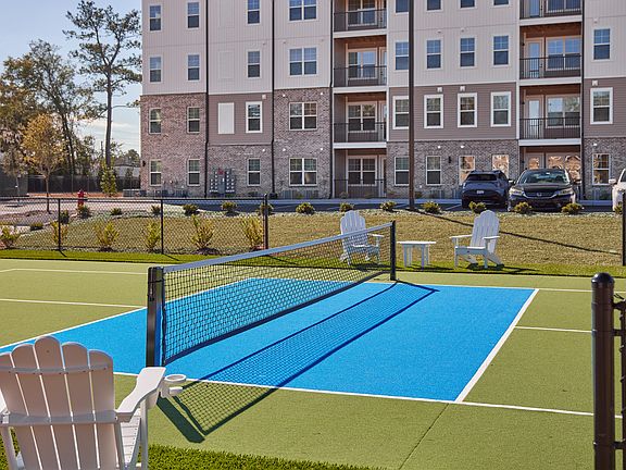 4th image of 7015 Ruth Ave #1401