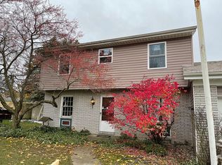 24598 Elmhurst Dr, Elkhart, IN 46517