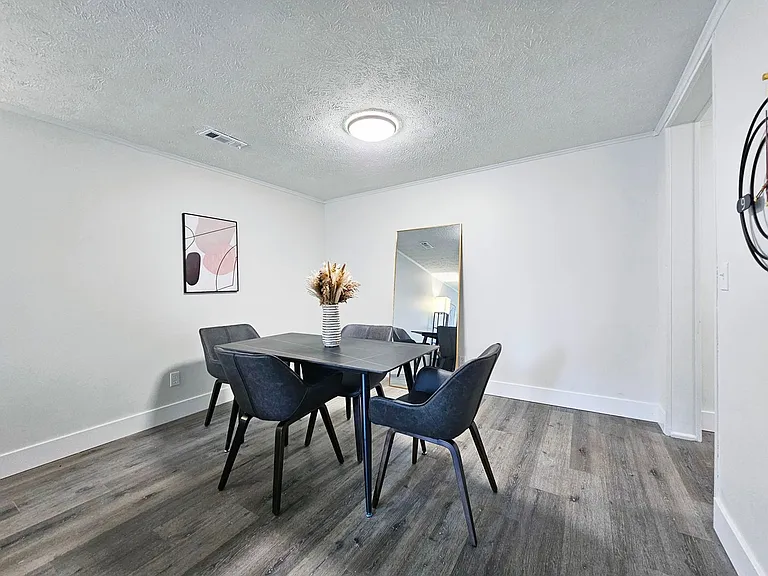 Pine Grove Apartments — Photo 49