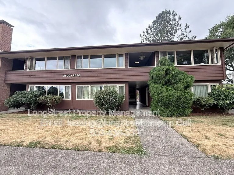 2624 NW Tyler Ave — Photo 2
