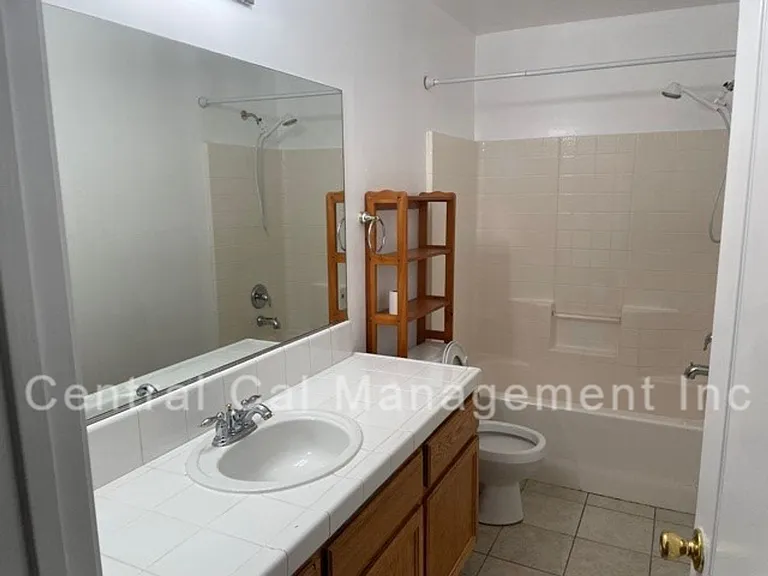 11902 Cedar Bluff Ave — Photo 9