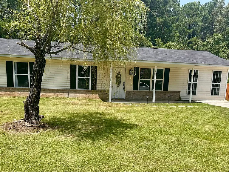 352 Garden Acres Way — Photo 1