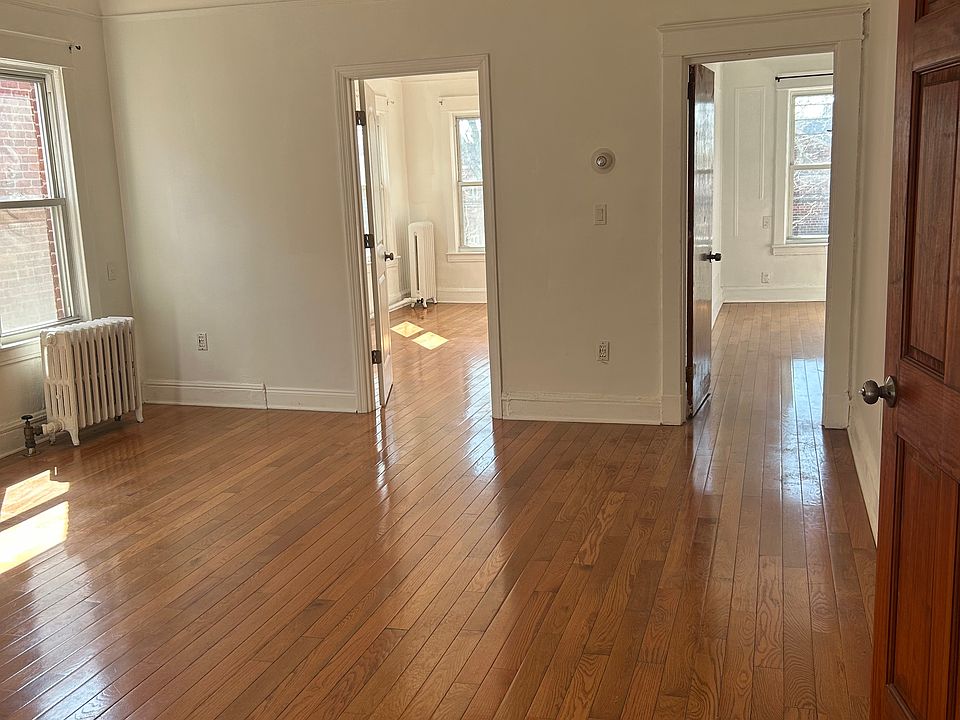 1st image of 1630 Mayflower Ave #2