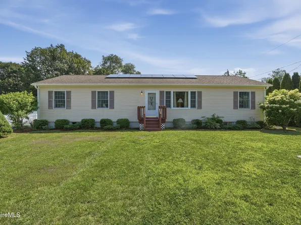 70 Franklin St, Dalton, MA 01226