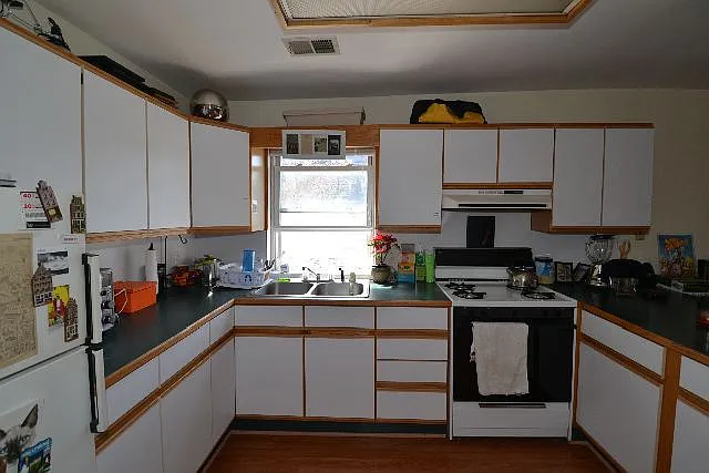 Majestic 1 Bed, 1 Bath at Ashland + Byron (Wrigleyville) — Photo 2