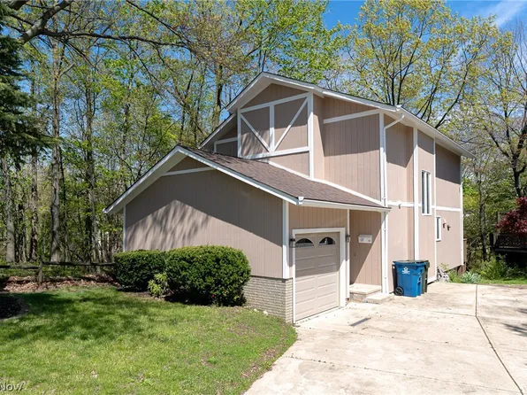 495 Cahoon Rd, Bay Village, OH 44140