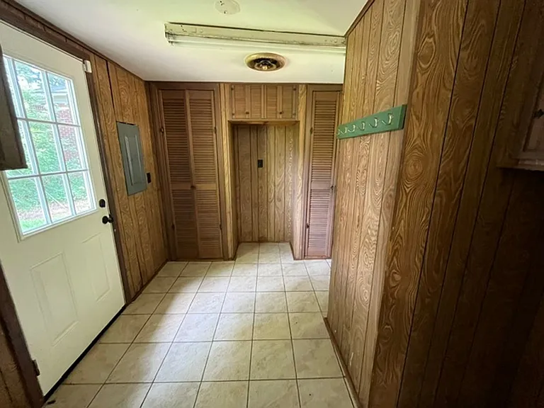8864 Yorktown Dr — Photo 4
