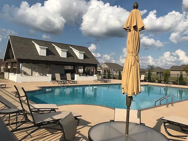 4 bed, 2022 sqft, $1,925 — Photo 4