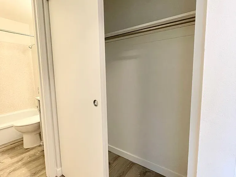 Village Vista Apartments — Photo 36