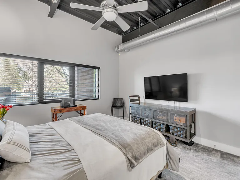 350 E Short St #209 — Photo 29