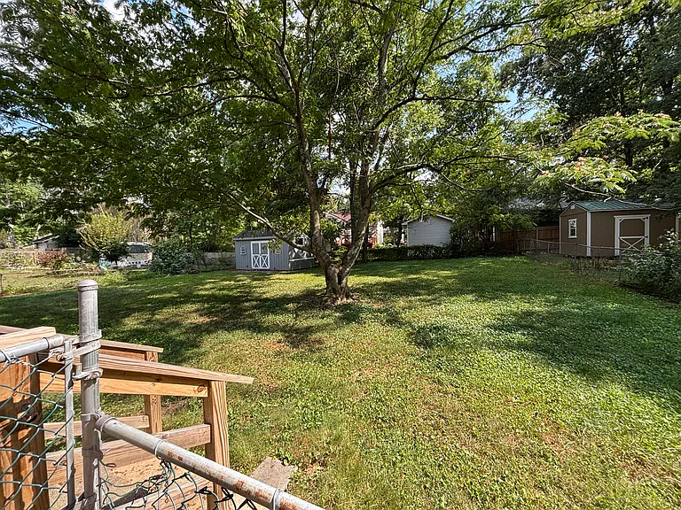 11155 Guilford Rd — Photo 2