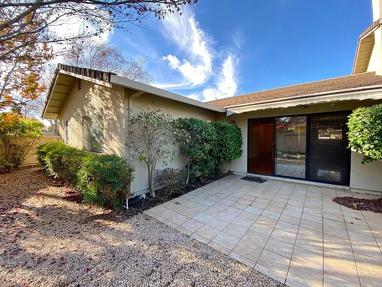 1633 San Vicente Ave — Photo 21