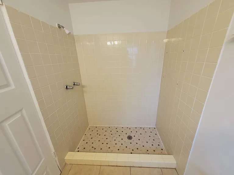 6916 Brentford Rd — Photo 14