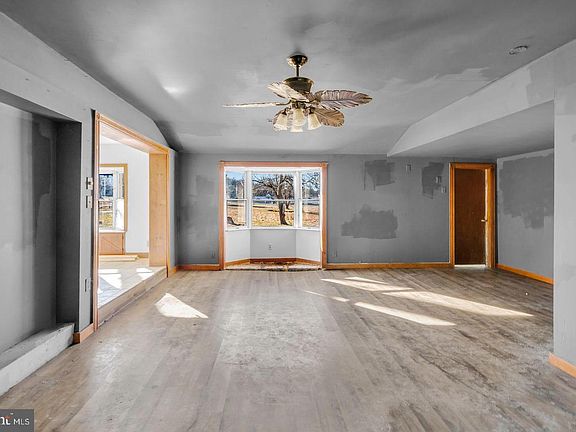 2nd image of 1223 Bethlehem Pike