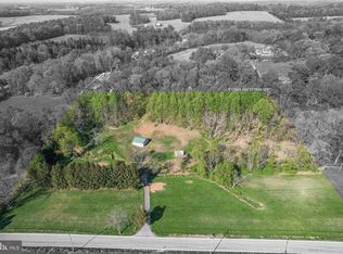 1076 W Clearview Dr, Glen Rock, PA 17327