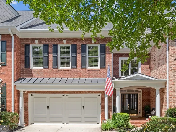 4905 Village Green Dr, Roswell, GA 30075