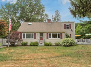 2 Cedarview Rd, Ipswich, MA 01938