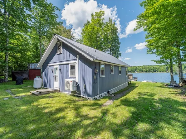 51 Ferncrest Dr, Altmar, NY 13302