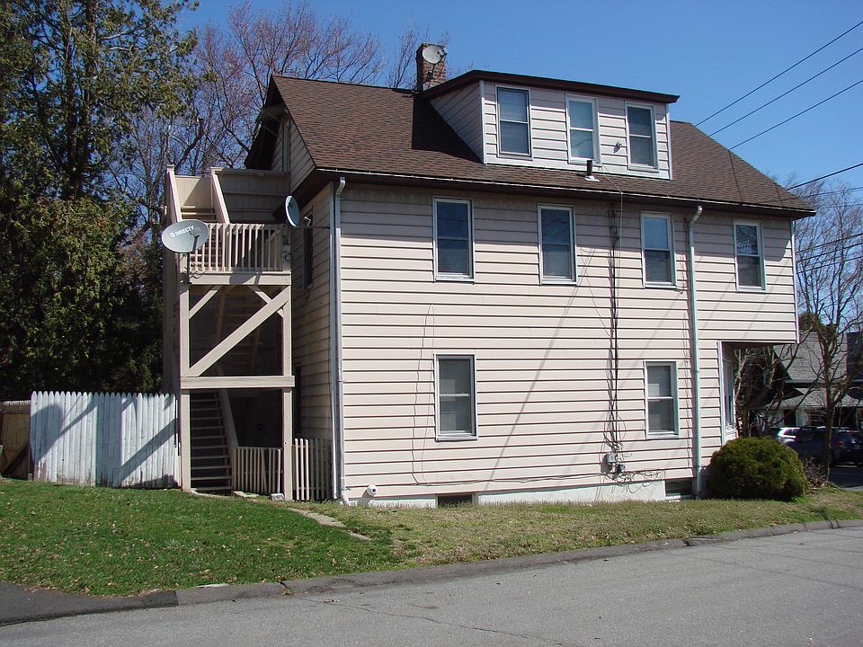 246 Old Stratfield RD, Unit 1, 7-Room, 4-5 BR Two-Level Unit, Corner of Crane ST, On-Street Parking.