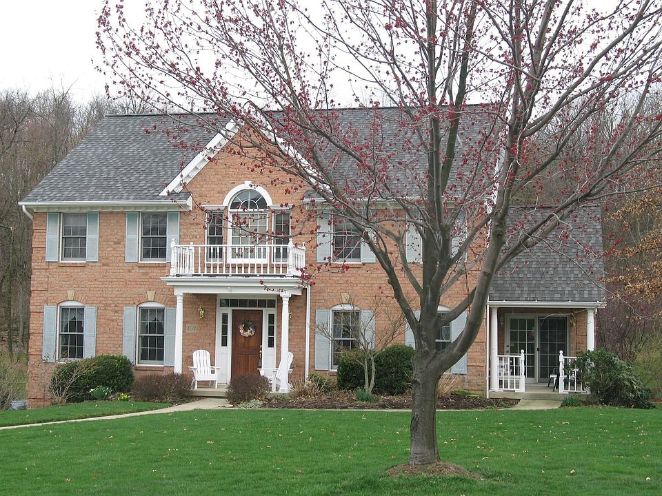 202 Oak Ridge Drive