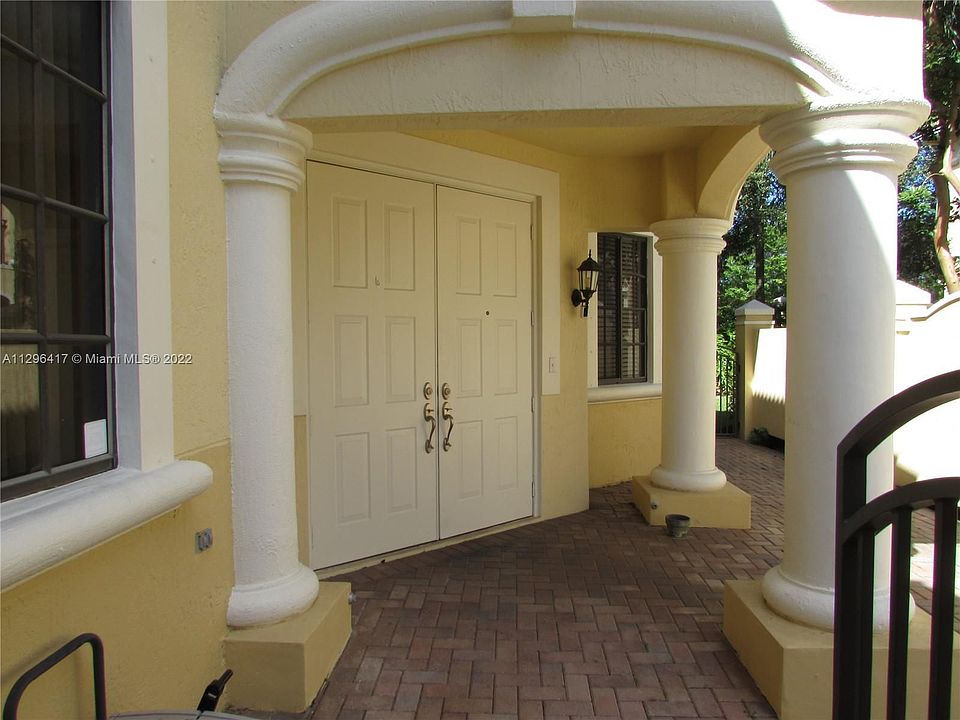 1st image of 1511 Passion Vine Cir #1-2
