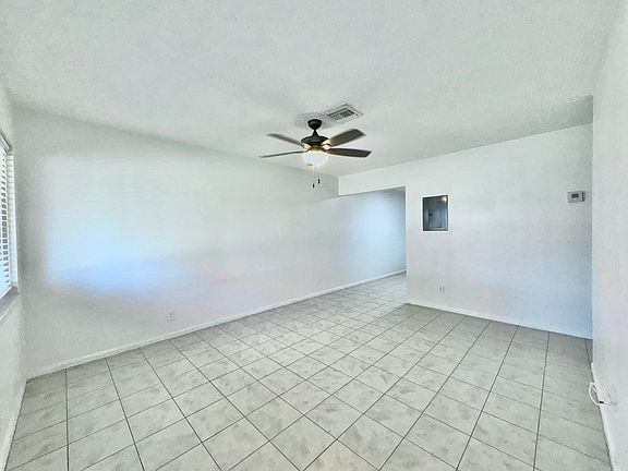 3rd image of 412 NE 2nd St #1