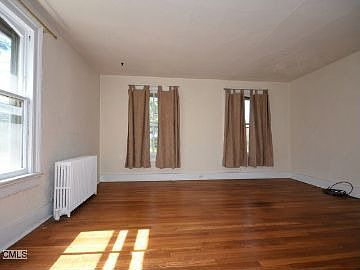 4th image of 63 Old Kings Hwy S