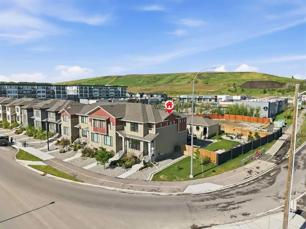 7 E Wolf Creek Dr SE, Calgary, AB T2X 4W9