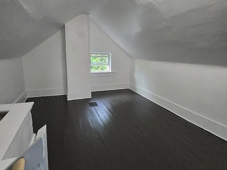 305 Cole Ave — Photo 12
