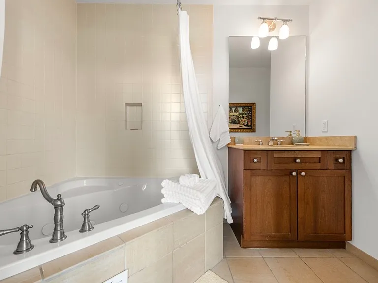 57 Forsyth St NW #8D — Photo 9
