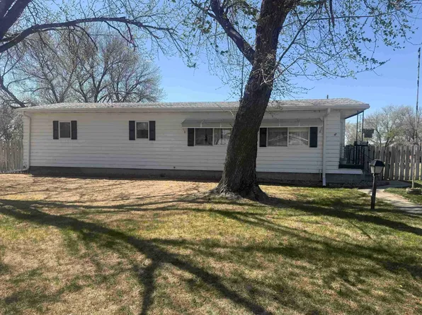 222 S Arthur St, Holdrege, NE 68949