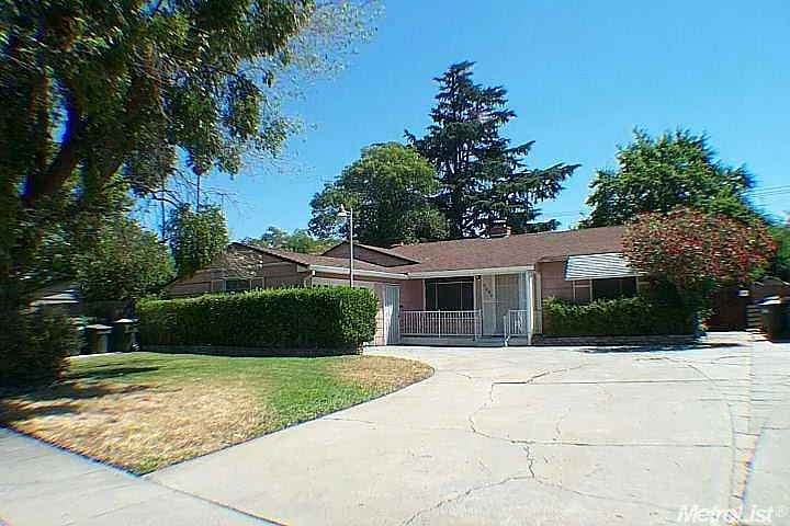 7505 Circle Pkwy photo 1