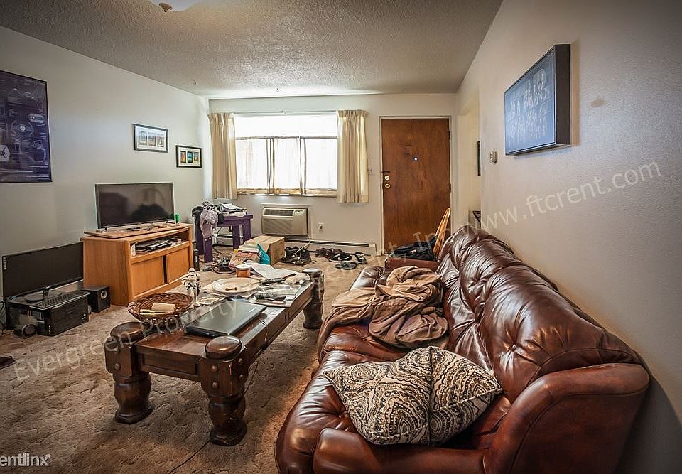 1st image of 908 13th St APT 1