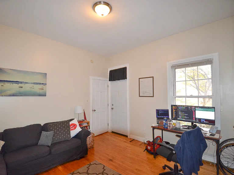 40 Bowen St #11A — Photo 12