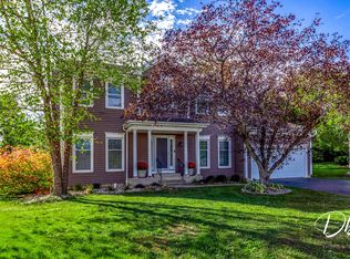 105 Wildflower Ln, Round Lake Beach, IL 60073